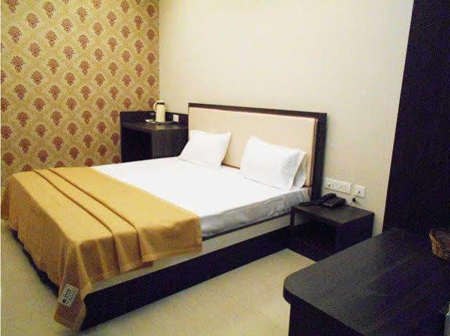 Hotel Janki International By Keymagics Varanasi Exterior photo